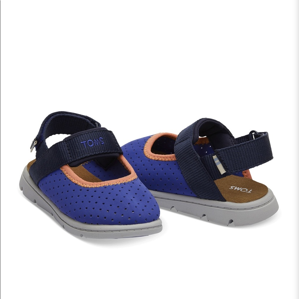 NEW!!! TOMS TINY CAITY SANDALS 6